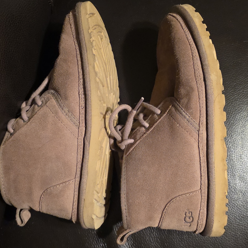 UGG Short Boots - Picture 7 of 8